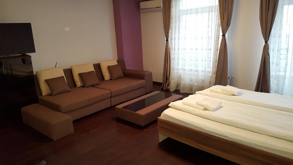 Sunlight Studio Apartment Nagyvárad Kültér fotó